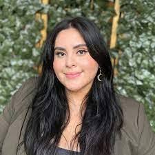 Ana Larin's Instagram, Twitter & Facebook