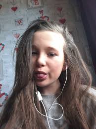 Katie Brewster (@katieyy890)