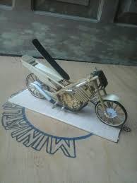 Bentuk ini merupakan panduan untuk menggambar badan motor. 33 Gambar Sketsa Rangka Miniatur Motor Drag Terbagus Lingkar Png