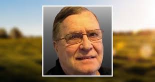 Ruth Marlow's Instagram, Twitter & Facebook