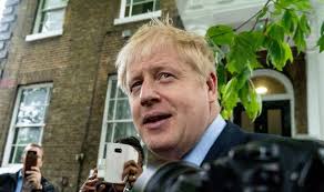 Dan Walker: BBC breakfast host engages in BBC bias argument