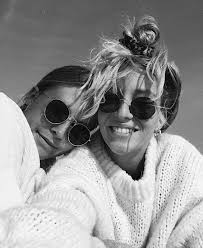 Black And White Best Friends Goals Pinterest Chloechristner Friend Pictures Best Friend Goals Black And White Pictures