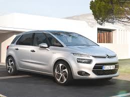 El citroën c4 cactus se lanzó en 2014 como una berlina del segmento c con estética crossover, marcada por sus originales e. Citroen C4 Picasso 2014 Pictures Information Specs