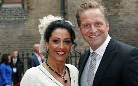 Minister de jonge bleef met moeite overeind in het kamerdebat van afgelopen dinsdag. Zo Ziet De Vrouw Van Corona Minister Hugo De Jonge 43 Er Nu Uit
