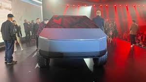 The tri motor model of the cybertruck maxes out all the specs to deliver truly incredible performance. Tri Motor Tesla Cybertruck Coming Sooner Single Motor Delayed