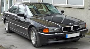 The flagship represented an evolution in design language of the prior e32 generation. Datei Bmw 7er E38 20090314 Front Jpg Wikipedia