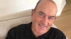 Tasmania's Lt. Higgs: Nasho Fair Go's Geoff Parkes looks for friend