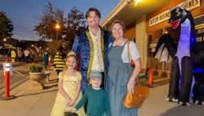 Crowds fill Entrada for annual Trick or Treat event