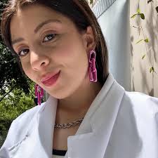 Hillary Ruiz (@Hillary.volcan)