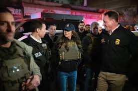 PHOTO RELEASE: Secretary Kristi Noem Hits the Streets with ICE Agents |  Homeland Security
