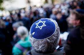 Afraid To Wear A Jewish Symbol In Public That S Exactly Why You Should Jewish Telegraphic Agency