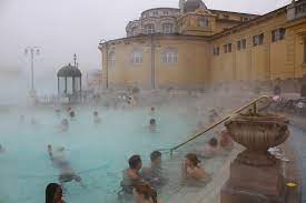 Visita ao spa szechenyi com transporte a partir do hotel. Termas De Budapeste Visitar E Experimentar Os Banhos Termais
