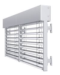 Sonnenschutz vor glasfassaden, glasdächern und fenstern. Freitragende Aussenjalousie Kobe Fenster Turen Sonnenschutz Gmbh