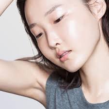 Glass Skin Is The Korean Beauty Trend That Was Made For Selfies Glass Skin Beauty Skin Korean Beauty