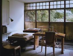 Concevoir Chambre Comme Cabine De Train Pas Besoin D Etre Enorme Juste Dormir Tourne Ludiquement Vers L Exterieur Mobilier Fonctionnel Avec Images Maison De Verre Maison