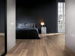 Nessun posto è come casa, si sa, se poi abbiamo anche qualcuno da amare, ancora meglio! Decorare La Parete Dietro Al Letto Con Le Piastrelle Unprogetto Progettazione E Arredamento Di Interni