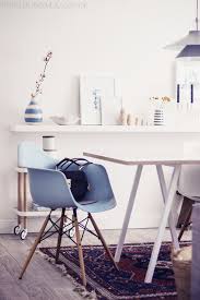 Er du til vesterhavet i sin fulde vilde natur, sæl safari, rav jagt og badeferie så er fanø stedet at gøre det. Herbst Outfit Und Eames Daw In Eisgrau Sofies Haus Interieur