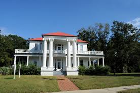 The below collection presents gracious cottages, low country coastal homes, colonial classics. 40 Plantation Home Designs Historical Contemporary