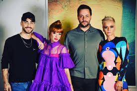 A panel of coaches critique the performances of artists and then assemble a team, where they guide the singers, as they pursue the title of champion. Esc Portugal A Eurovisao Em Portugues Portugal Diogo Picarra Confirmado Como Mentor Do The Voice Portugal