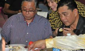 Berkongsi tentang suasana sambutan hari lahirnya, penyanyi lagu bila terasa rindu itu memuat naik gambar dan. Turtleeggs Minister In Hot Soup As More Pictures Of Controversial Dinner Surface Hype Malaysia
