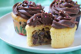 15 Of The World S Greatest 2 In 1 Dessert Mashups Desserts Chocolate Chip Cookie Dough Cupcakes Cupcake Recipes
