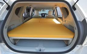 車中泊の必需品20選 おすすめグッズを揃えました camp hack キャンプハック キャンピングバン 車中泊 バンでのキャンプ
