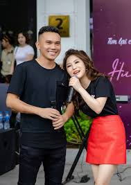 Duyen minh lo hoang lam. HÆ°Æ¡ng Tram Song Ca Tu DÆ°a Giá»¯a Phá»' Ä'i Bá»™ Ha Ná»™i Ngoi Sao