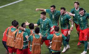 El partido de méxico contra japón, por la medalla de bronce de futbol varonil, cambió de horario, el encuentro se adelantó dos horas, por lo que se jugará a las 18:00 horas de japón (04:00 horas tiempo del centro de méxico) y no a las 20:00 horas como estaba previsto, informaron los organizadores de los juegos olímpicos de tokio 2020. Q Cclh6rmaop7m