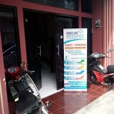 Tampaknya beberapa penyedia layanan internet sedang bermasalah hari ini. Magelang Medianet Internet Service Provider