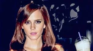 Niki Moore's Instagram, Twitter & Facebook