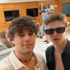 wish i was playing fortnite instead🙄