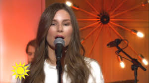 He is signed to the emi sweden label. Sara Zacharias Stanna Kvar Hos Mig Nyhetsmorgon Tv4 Youtube