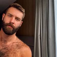 Dan Roberge's Instagram, Twitter & Facebook