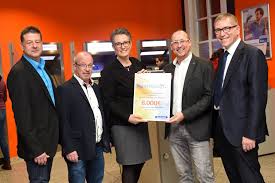 Cookies sind hilfreiche datenpakete, die es uns als anbieter erleichtern, ihnen eine optimal bedienbare webseite anzubieten. Sg Fidei Spendenubergabe Bei Der Sparda Bank Sudwest Im Facebook
