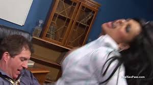 Sexy Indian busty babe has fucked in the office - XNXX.COM