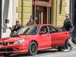 Baby Driver Review Edgar Wright Puts Pedal To The Metal For Wildly Enjoyable Heist Caper Baby Driver The Guardian