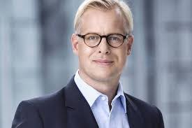 Carl Holst's Instagram, Twitter & Facebook