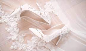 Avere un comodo paio di scarpe renderà l'occasione ancora più piacevole. Calzature Da Sposa 2021 Trends E Novita La Fata Madrina Alessandra Cristiani Sposa Sposa D Inverno Scarpe Da Sposa