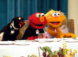 In a skit that capitalizes on the marketing of a certain doll, zoe and elmo play a game of zoe says with the viewer, and. Elmo On Twitter Today Elmo And Zoe Imagined They Were Having A Fancy Dinner Party For Lunch Ha Ha Ha Elmo Loves To Play Dress Up
