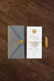 Hochzeitseinladung Aus Zwei Flachkarten Gebunden Mit Grauem Briefumschlag Und Goldenem Siegel Hochzeitseinladung Karte Hochzeit Papeterie Hochzeit