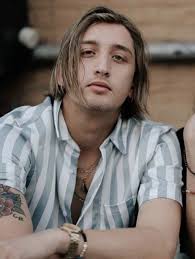 PolyBuzz.ai Chatbot: Deeper, Discreet Conversations with Next-Gen AI