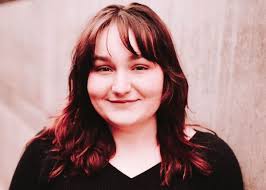 Ellie Reed recupera las baladas de rock de los 80 con elementos modernos  con su nuevo éxito “Damage Control”.