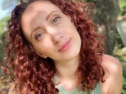 Renee Crozier's Instagram, Twitter & Facebook