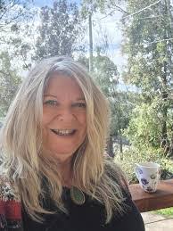 Shana Arnold's Instagram, Twitter & Facebook