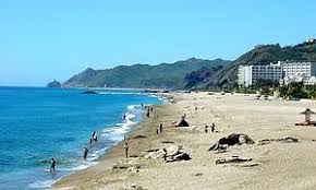 Resultado de imagen de playa de pueblo