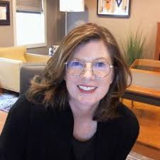 Lynn Ladner's Instagram, Twitter & Facebook