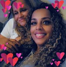 Lisa Escatel's Instagram, Twitter & Facebook