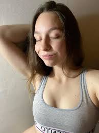 No soy rica, no estoy buena, no soy popular. Pero tengo corazón para amar a  quien se lo merece ❤️