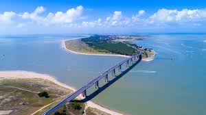 En Plein Coronavirus Les Gens Ont Debarque En Masse A Noirmoutier Alors Que C Est Quasiment Un Desert Medical Le Huffpost