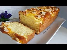 كيكة التفاح من أبسط و ألذ أنواع الكيك خفيف و سهل التحضير Youtube In 2020 Desserts Food Banana Bread